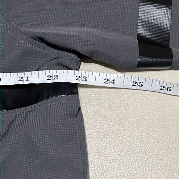 Under Armour Men's Large Gray Half Zip Pullover Athletic Sweatshirt - Picture 7 of 9